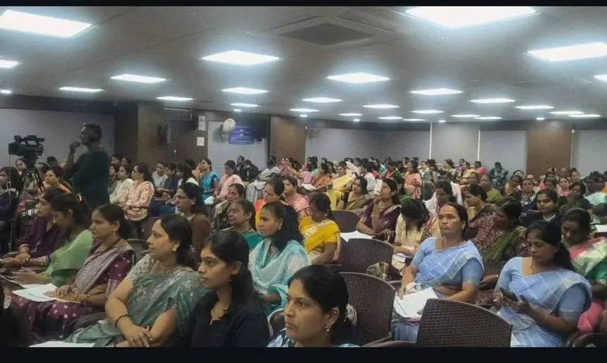 Participants during the AI literacy module